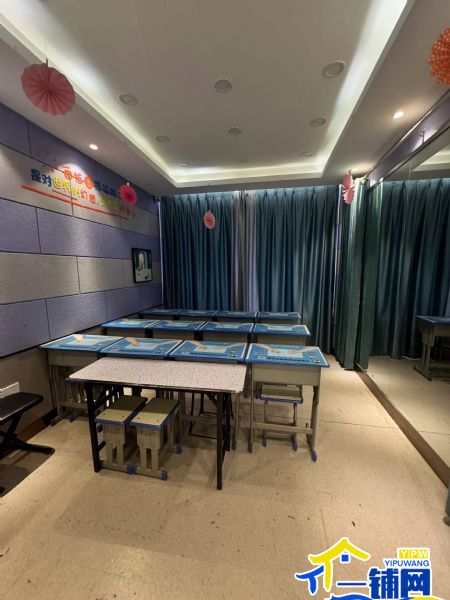 ��һ��������԰С��������������ת��ʵ��ͼƬ