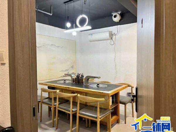 ��һ���������˴��󷢸��������ת��ʵ��ͼƬ